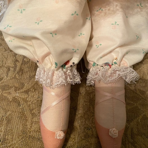 Ballerina Rabbit with Stand - Picture 8 of 11